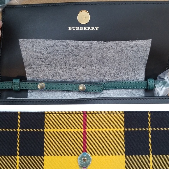 💯%GENUINE BURBERRY CROSSBODY WALLET - Picture 3 of 8